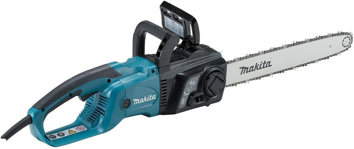 Test de la puissante tronçonneuse Makita UC4551A : efficacité en action