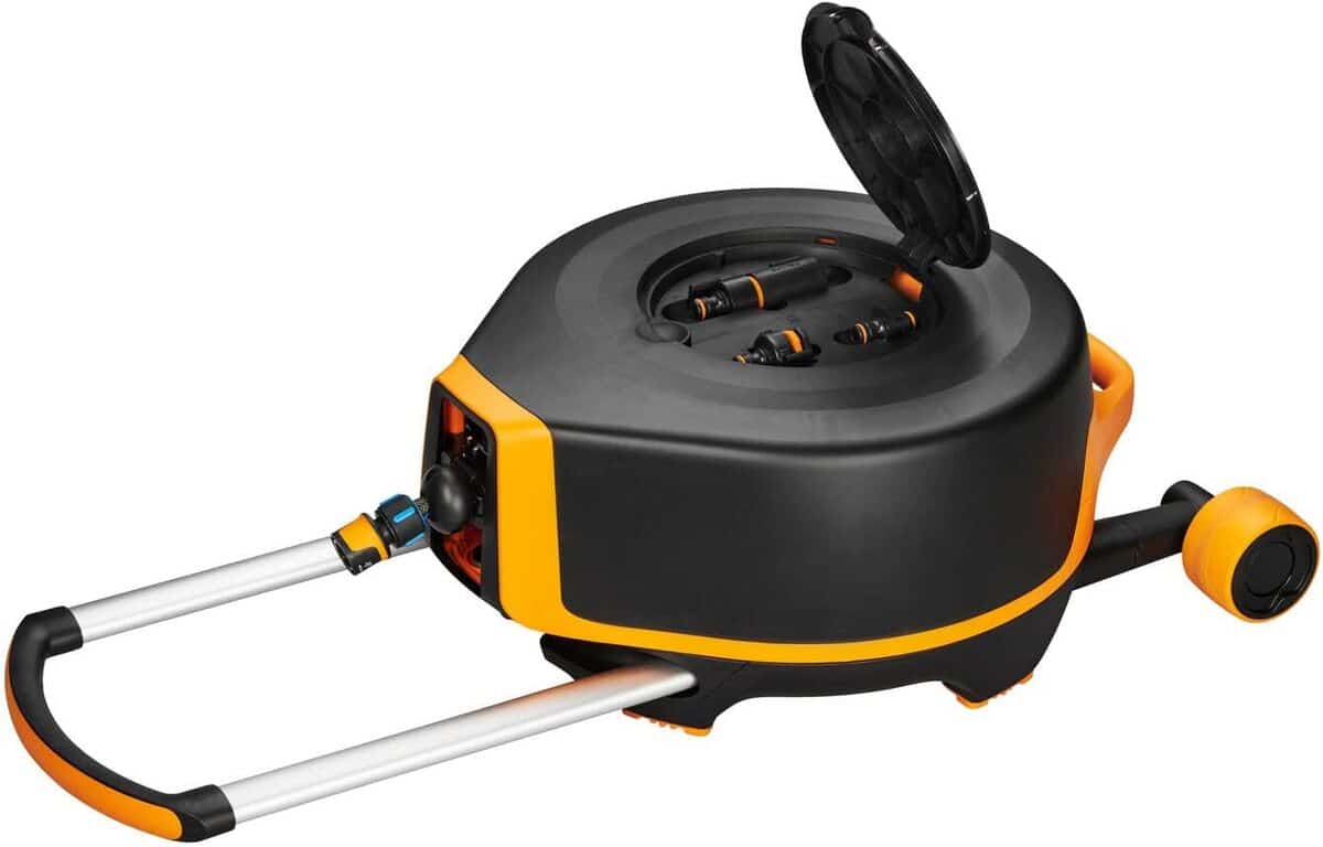 Test du dévidoir Fiskars XL : arrosage tout-en-1 avec enroulement automatique