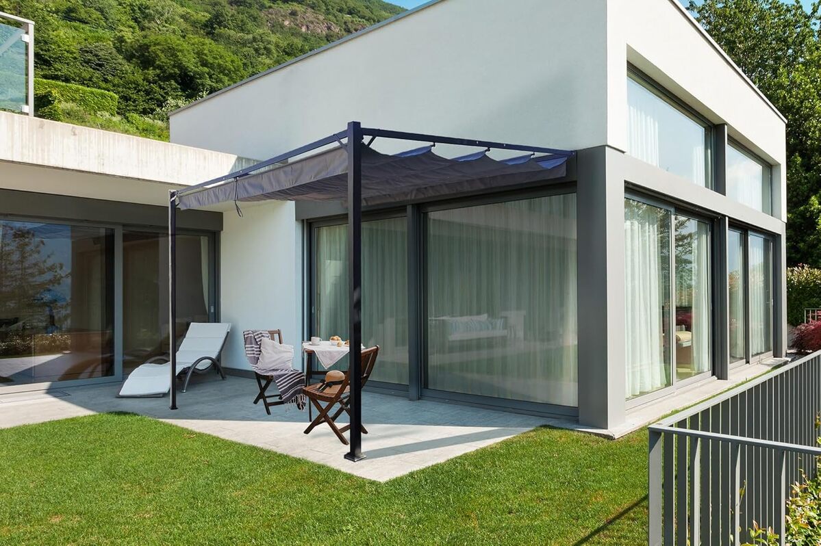 Test de la pergola Cazeboo Noosa 4x3m : élégance et fonctionnalité