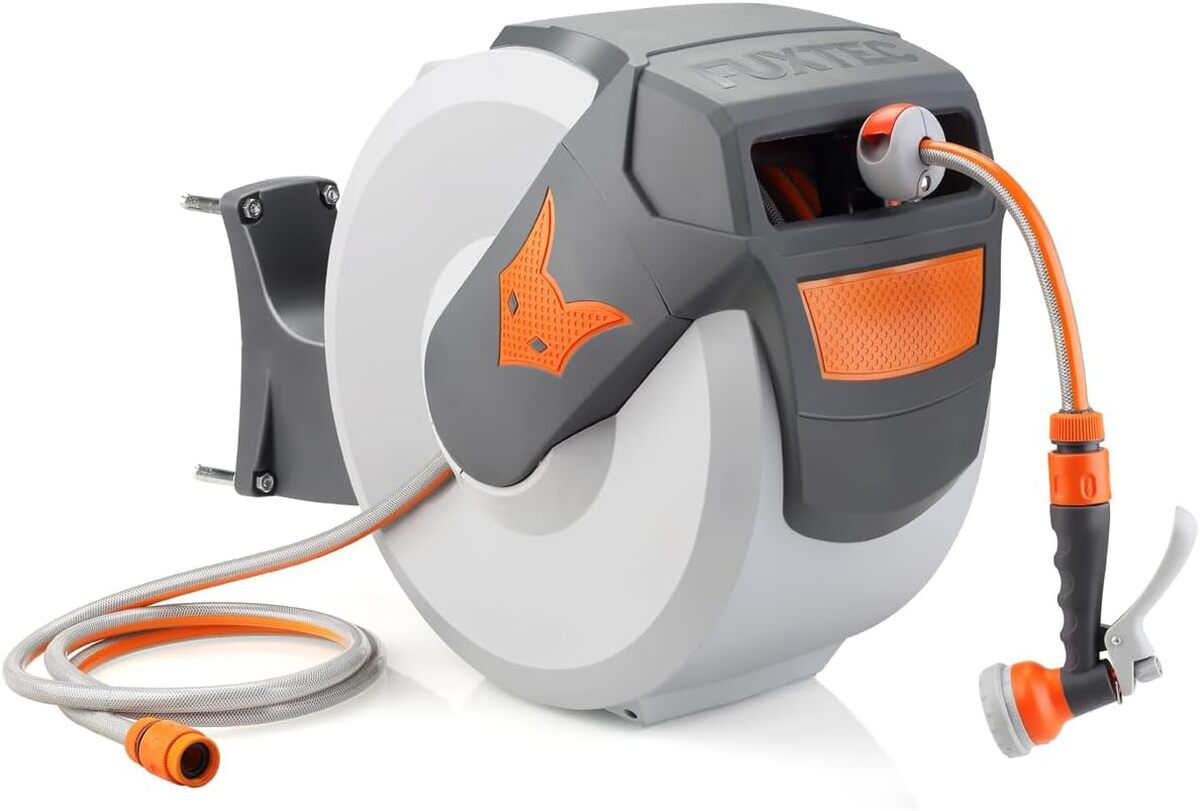 Test : dévidoir automatique Fuxtec FX-WSA30, 30 m pivotant mural