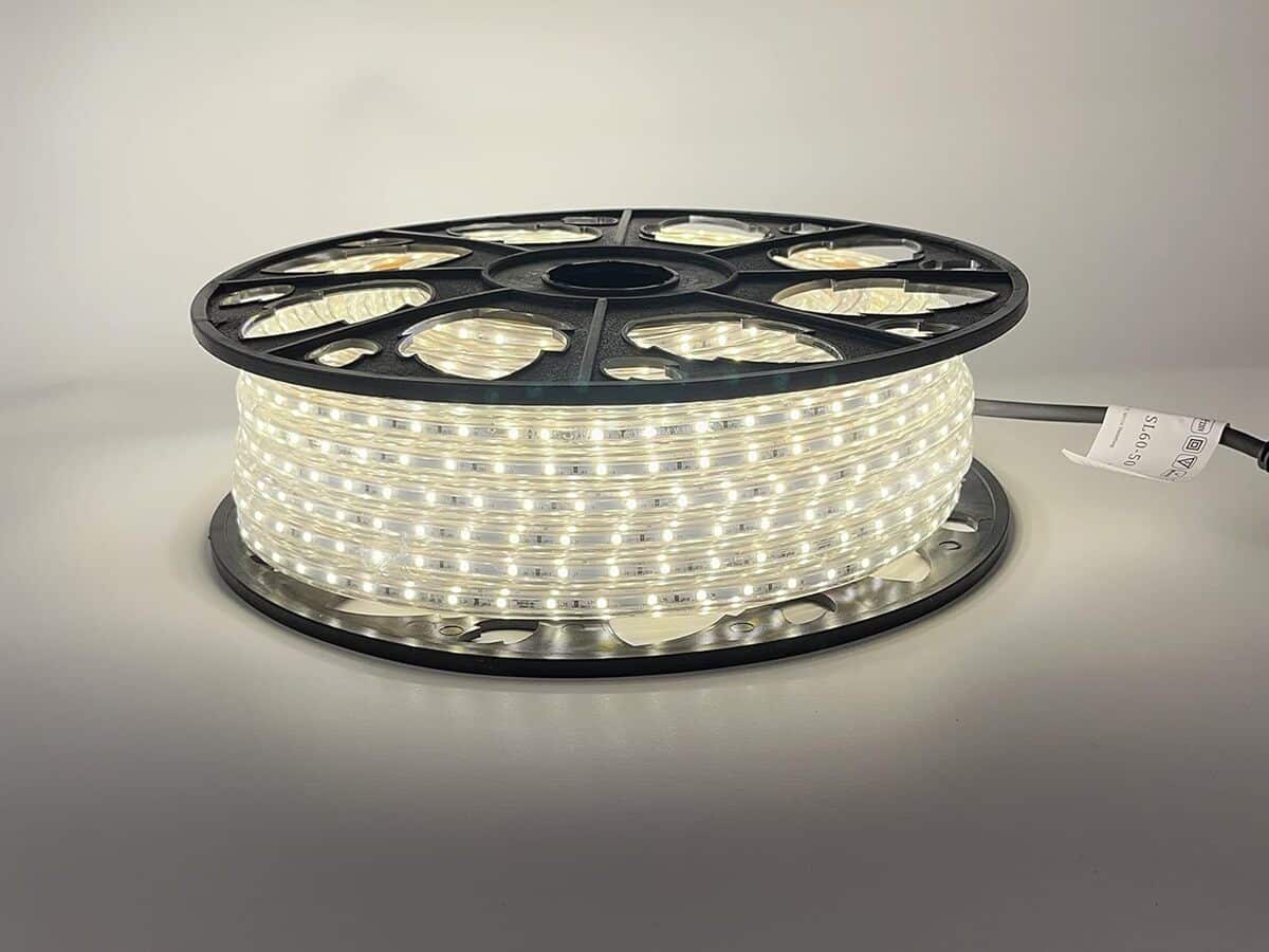Test du ruban LEDZEIT Profi Serie 50m : lumière adaptable pour tous vos espaces