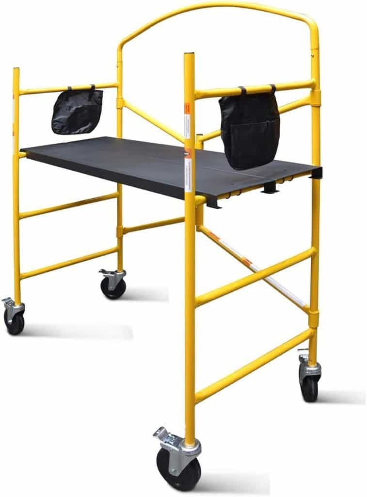 Test de l'échafaudage pliant en acier : robustesse et praticité