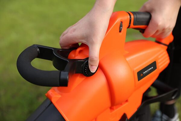 Yard Force EB U30 Aspirateur souffleur à Feuilles électrique 3 en 1 3000 W avec broyeur, Vitesse de l'air Max. 300 km/h, Sac collecteur de 45 l, Roues stabilisatrices et bandoulière