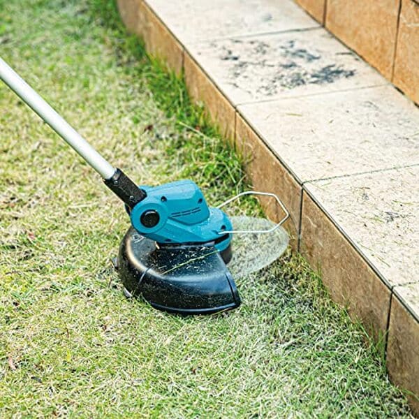 Découvrez notre test détaillé de la débroussailleuse Makita DUR193RT 18 V LXT : performances, autonomie, ergonomie et verdict pour cette batterie sans fil.