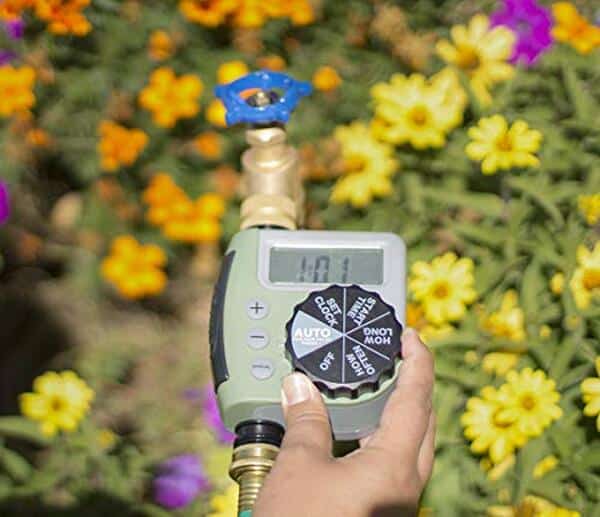 Découvrez notre test complet des programmateurs d'arrosage Orbit 1 port : performance, fiabilité et meilleur rapport qualité-prix pour votre jardin.