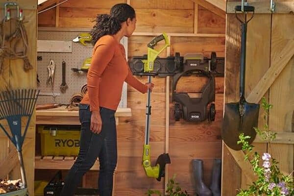 Découvrez notre test complet de la ryobi RY18LMC30A-0, tondeuse coupe-bordures compacte 18V One+. Maniabilité exceptionnelle, légèreté et performance : tout ce qu'il faut savoir.