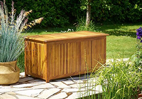 Découvrez notre test détaillé du coffre de rangement Casaria 300L en bois d'acacia : qualité, durabilité et praticité pour votre extérieur.